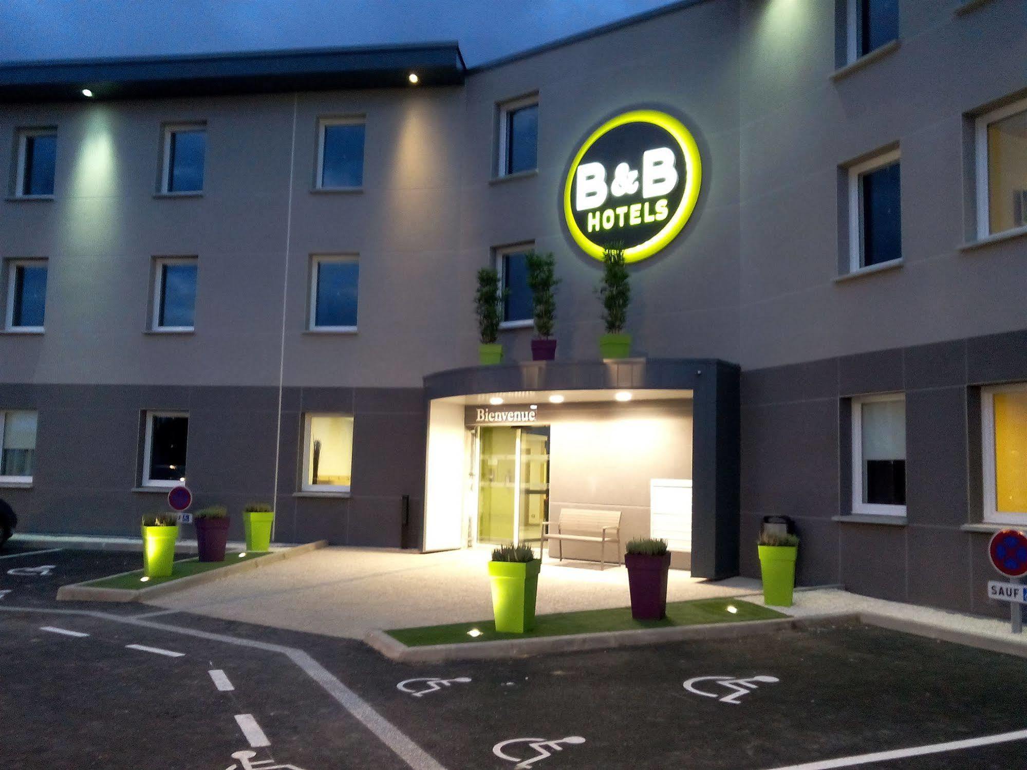 B&B Hotel Clermont-Ferrand Nord รีอง ภายนอก รูปภาพ