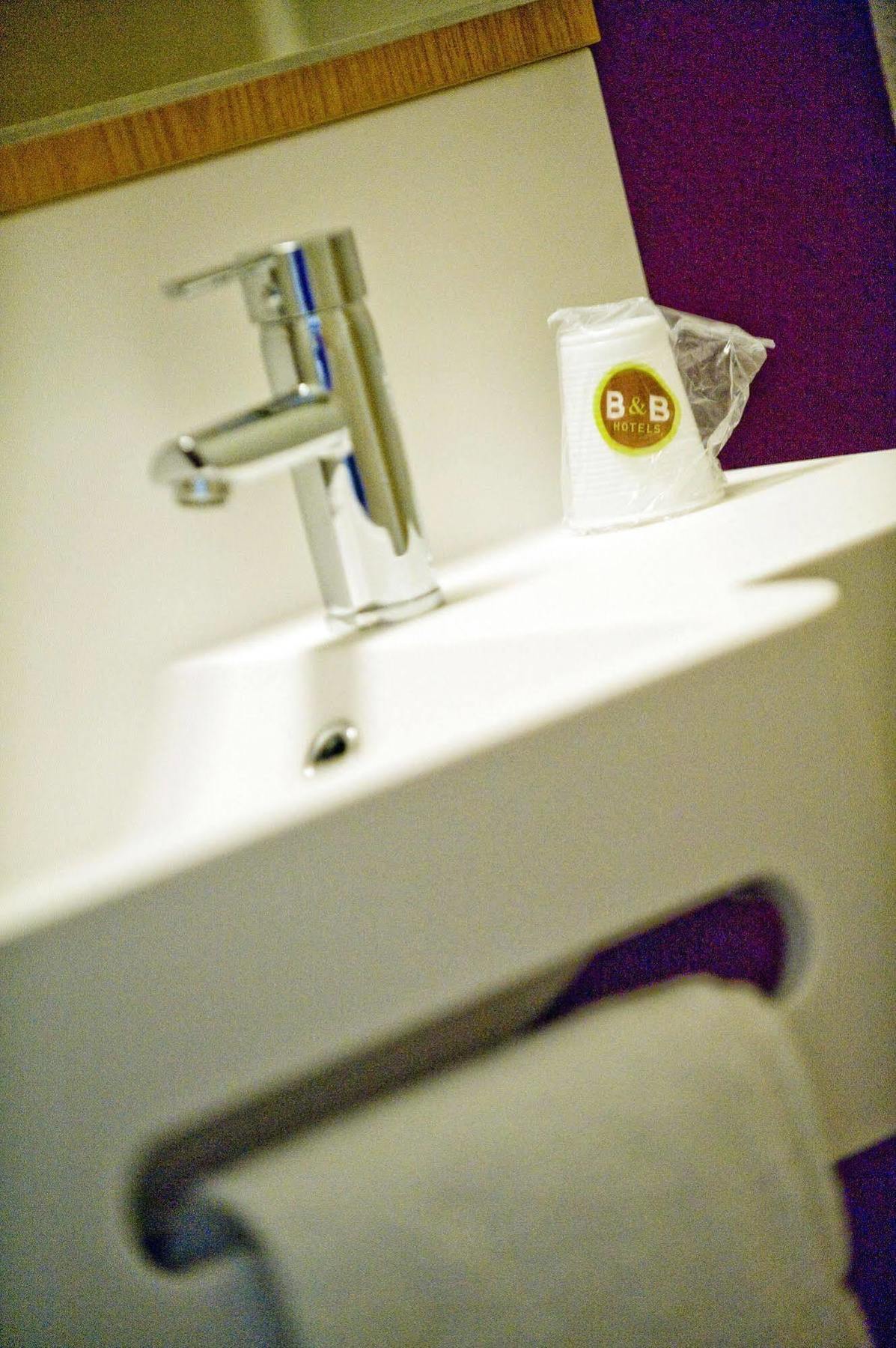 B&B Hotel Clermont-Ferrand Nord รีอง ภายนอก รูปภาพ