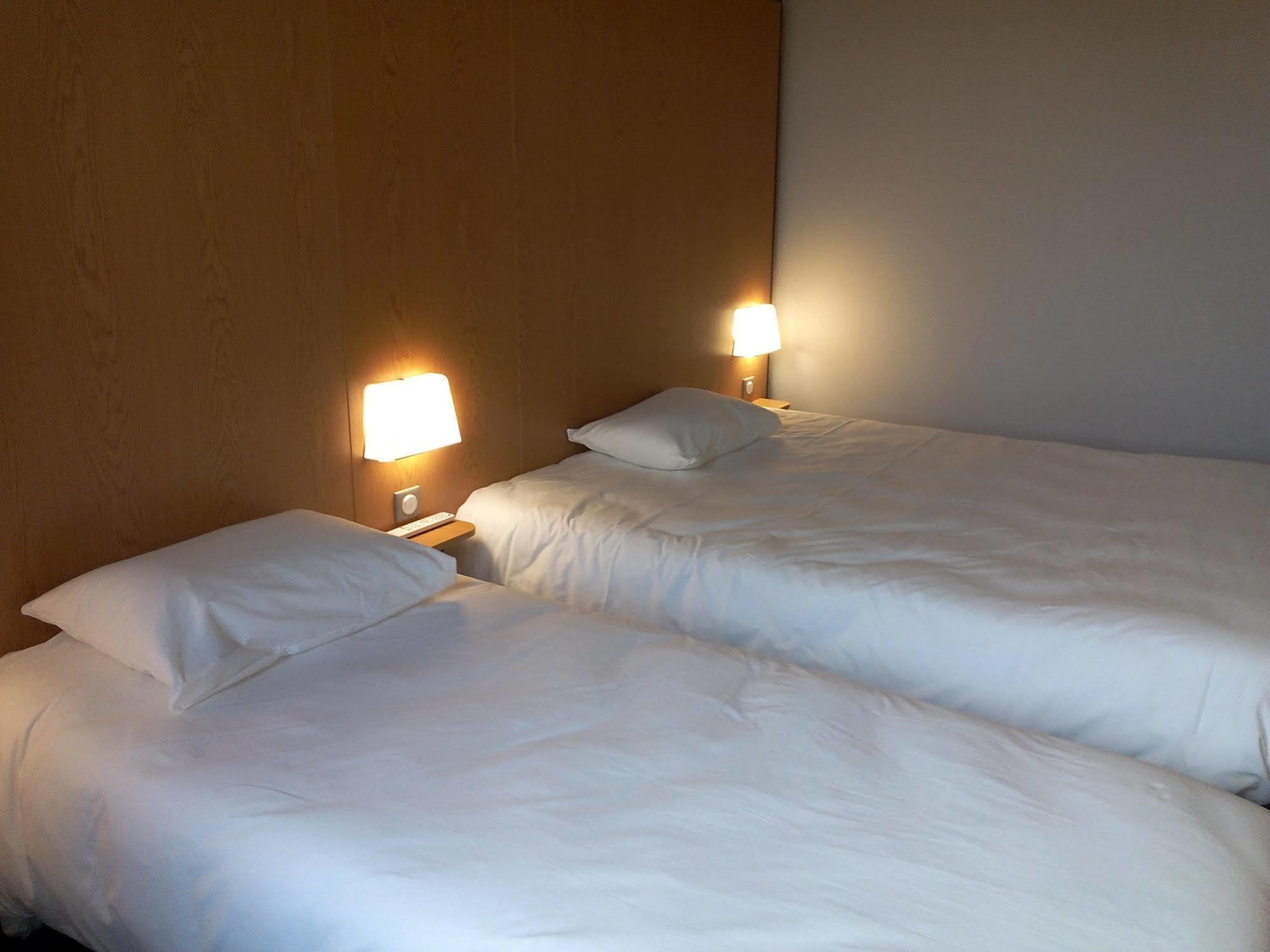 B&B Hotel Clermont-Ferrand Nord รีอง ภายนอก รูปภาพ